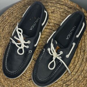 Nautica Men's Navy Boat Shoes with White Laces | size 7.5
